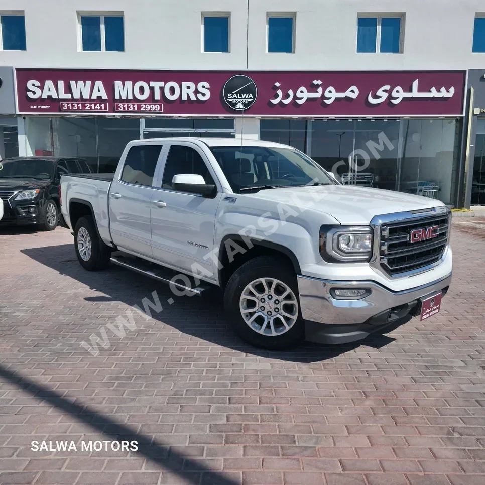 GMC Sierra SLE 2017 Automatic 230,000 Km 8 Cylinder Four Wheel Drive (4WD) Pick Up White
