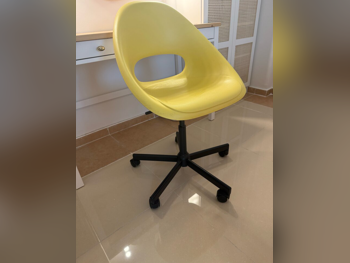 مكاتب وكراسي الأطفال - ايكيا  - كرسي  - الأصفر