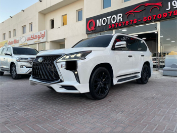 Lexus  LX  570 S Black Edition  2019  Automatic  119,000 Km  8 Cylinder  Four Wheel Drive (4WD)  SUV  White