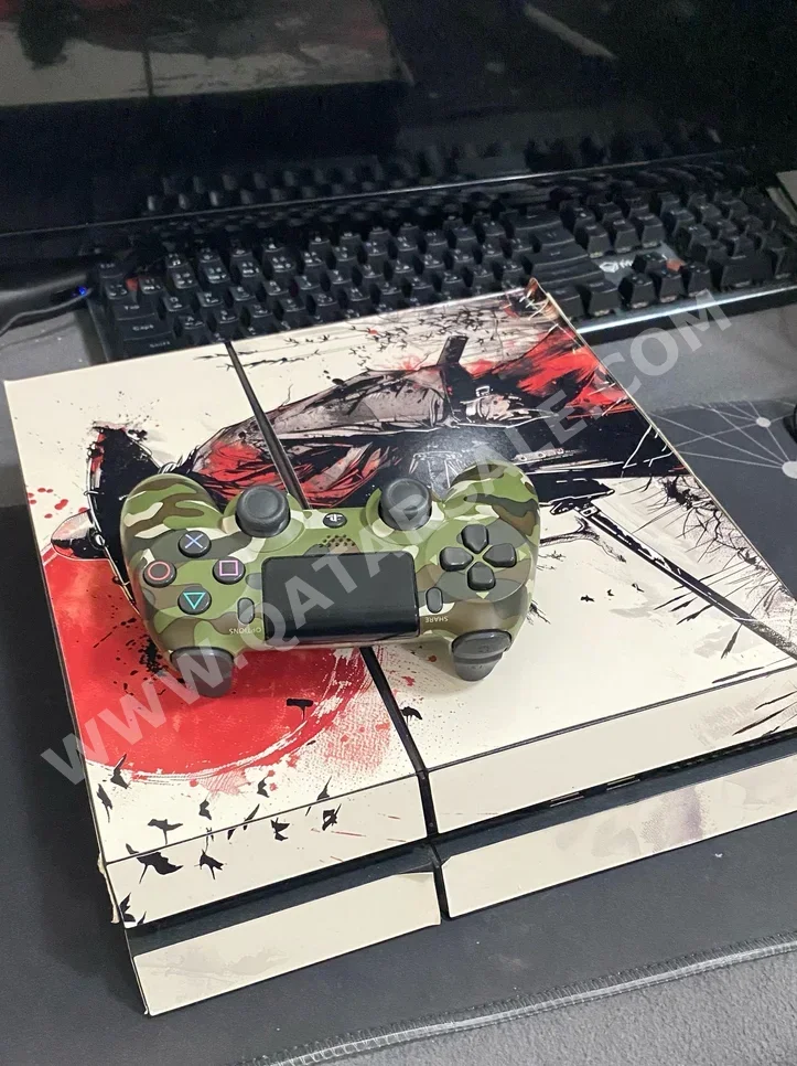 اجهزة العاب الفديو - 825 جيجابايت  -تشمل أجهز تحكم: 1