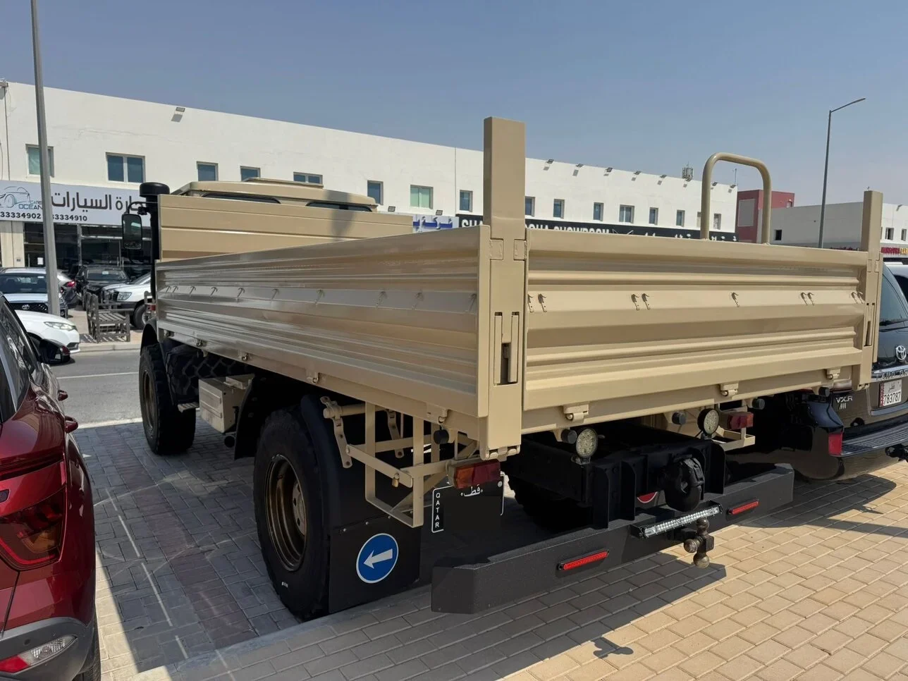 مرسيدس - بنز  يونيموغ  1993  عادي  18,000 كم  6 سلندر  دفع رباعي  بيكب  بيج