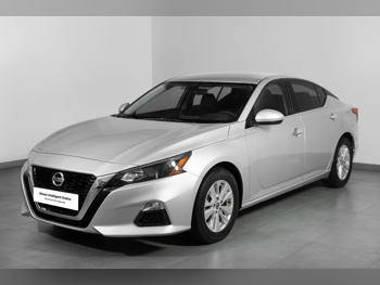 نيسان  ألتيما  2.5 اس  2022  اوتوماتيك  43,557 كم  4 سلندر  سحب امامي  سيدان  فضي  تحت الضمان