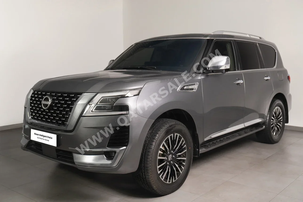 نيسان باترول اس اي بلاتينيوم 2022 اوتوماتيك 79,400 كم 6 سلندر دفع رباعي اس يو في رمادي تحت الضمان