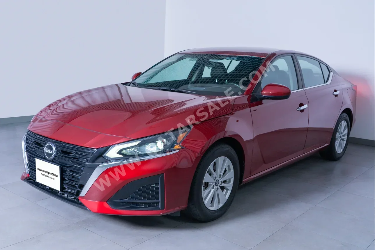 نيسان ألتيما 2.5 اس 2023 اوتوماتيك 27,299 كم 4 سلندر سحب امامي سيدان أحمر تحت الضمان