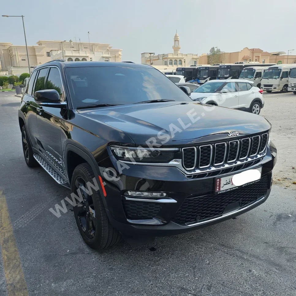 جييب  جراند شيروكي  ليميتد  2022  اوتوماتيك  54,000 كم  6 سلندر  دفع رباعي  اس يو في  أسود  تحت الضمان