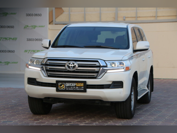تويوتا  لاند كروزر  جي اكس ار  2020  اوتوماتيك  147,000 كم  6 سلندر  دفع رباعي  اس يو في  أبيض