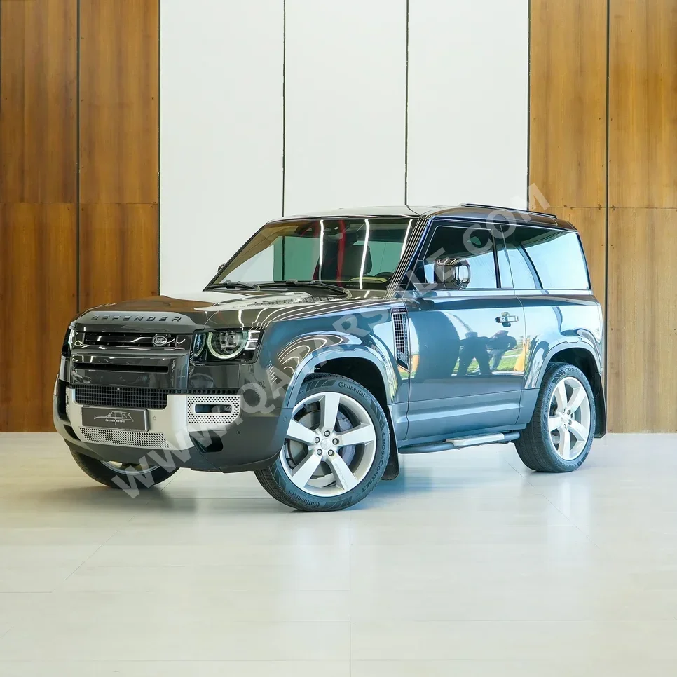 لاند روفر ديفيندر 90 اتش اس اي 2022 اوتوماتيك 61,872 كم 6 سلندر دفع رباعي اس يو في رمادي تحت الضمان