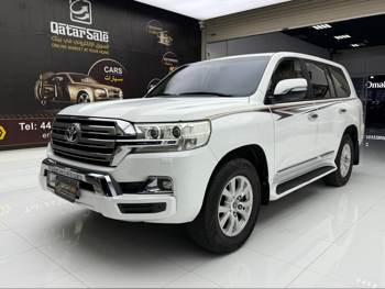 تويوتا  لاند كروزر  جي اكس ار  2018  اوتوماتيك  405,000 كم  8 سلندر  دفع رباعي  اس يو في  أبيض