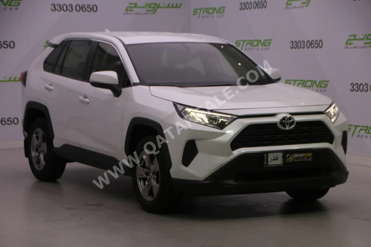تويوتا  راف 4  2025  اوتوماتيك  5,700 كم  4 سلندر  دفع رباعي  اس يو في  أبيض لؤلؤي  تحت الضمان