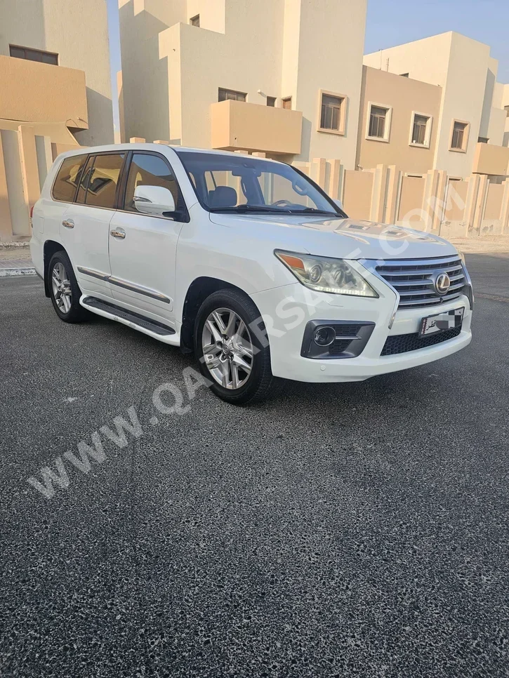 Lexus  LX  570  2013  Automatic  382,000 Km  8 Cylinder  Four Wheel Drive (4WD)  SUV  Amber