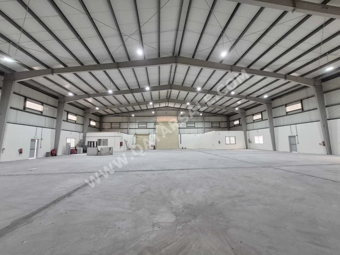 Warehouses & Stores - Al Wakrah  - Barkit Al Awamer  -Area Size: 2000 Square Meter