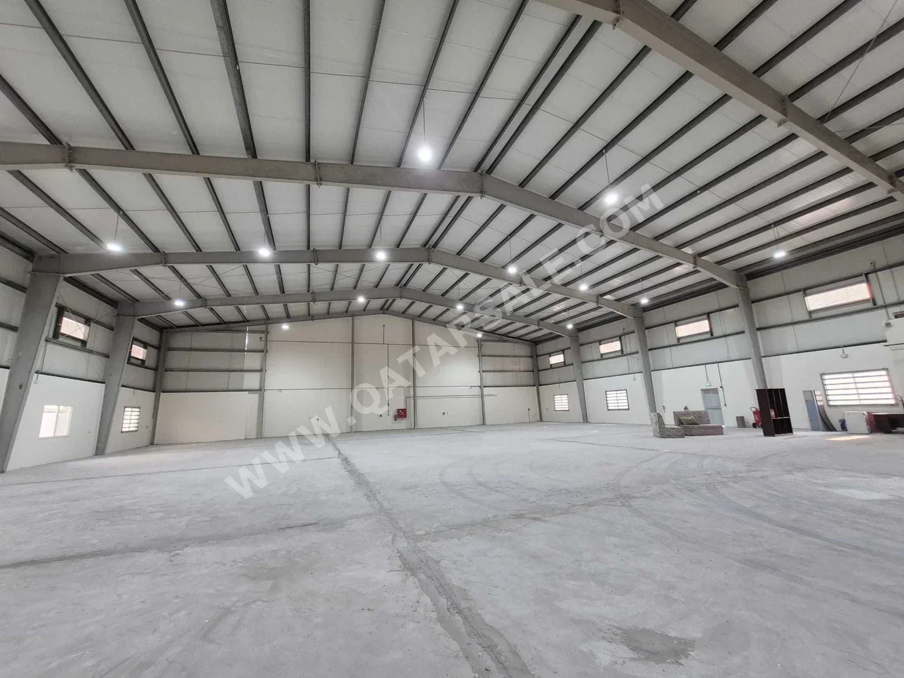 Warehouses & Stores - Al Wakrah  - Barkit Al Awamer  -Area Size: 2000 Square Meter