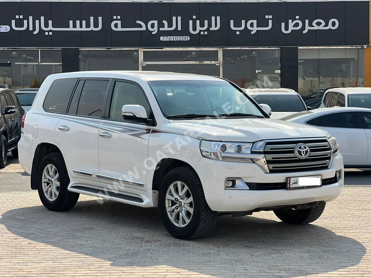 Toyota  Land Cruiser  GXR  2018  Automatic  300,000 Km  8 Cylinder  Four Wheel Drive (4WD)  SUV  White