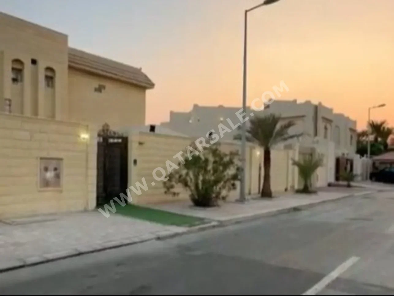 سكن عائلي  - غير مفروشة  - الريان  - العزيزية  - 6 غرف نوم