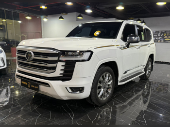 Toyota  Land Cruiser  VXR  2024  Automatic  41,000 Km  8 Cylinder  Four Wheel Drive (4WD)  SUV  White  With Warranty