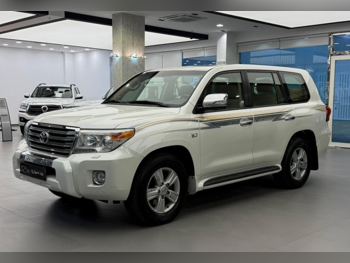 Toyota  Land Cruiser  VXR  2012  Automatic  333,000 Km  8 Cylinder  Four Wheel Drive (4WD)  SUV  White