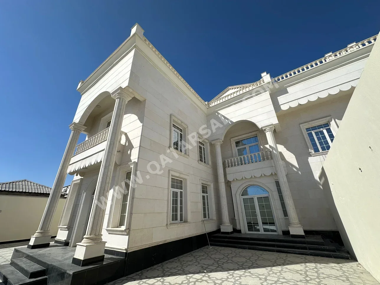 سكن عائلي  - غير مفروشة  - الريان  - السيلية  - 9 غرف نوم