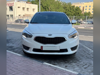 كيا  كادينزا  2014  اوتوماتيك  116,000 كم  6 سلندر  سحب امامي  سيدان  أبيض