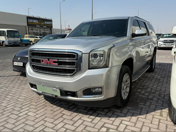 GMC  Yukon  XL  2015  Automatic  260,000 Km  8 Cylinder  Four Wheel Drive (4WD)  SUV  Silver