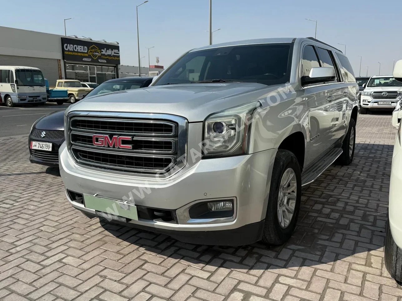 GMC  Yukon  XL  2015  Automatic  260,000 Km  8 Cylinder  Four Wheel Drive (4WD)  SUV  Silver