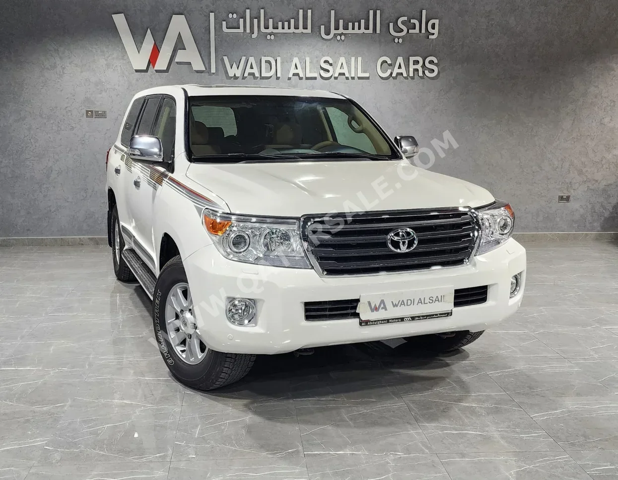 Toyota  Land Cruiser  GXR  2014  Automatic  677,000 Km  8 Cylinder  Four Wheel Drive (4WD)  SUV  White
