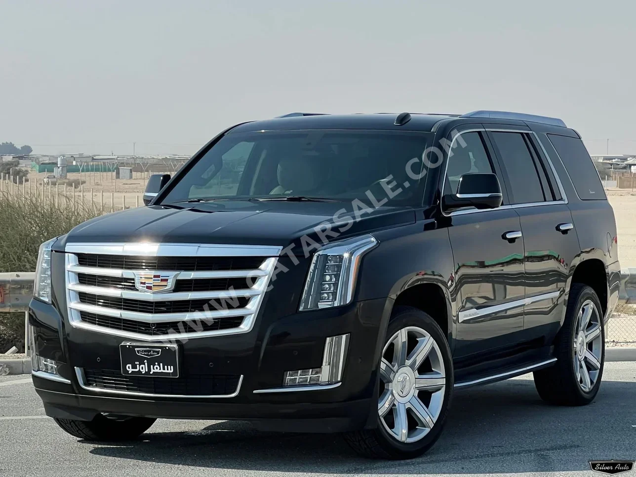 كاديلاك  اسكيليد  2017  اوتوماتيك  97,000 كم  8 سلندر  دفع رباعي  اس يو في  أسود