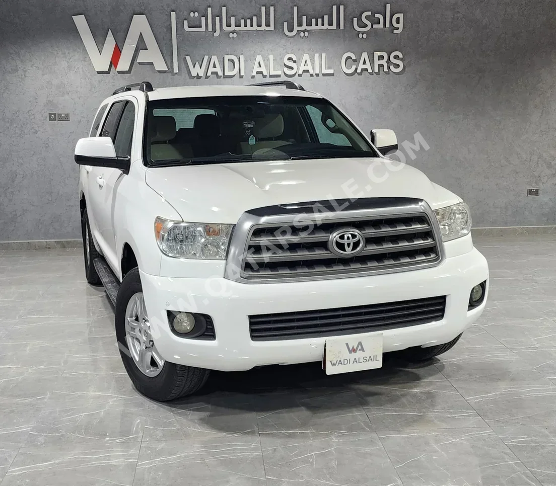Toyota  Sequoia  2013  Automatic  248,000 Km  8 Cylinder  Four Wheel Drive (4WD)  SUV  White