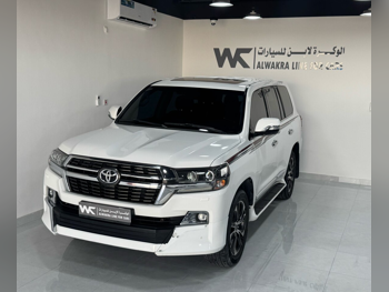 Toyota  Land Cruiser  GXR  2021  Automatic  160,000 Km  8 Cylinder  Four Wheel Drive (4WD)  Sedan  White  With Warranty