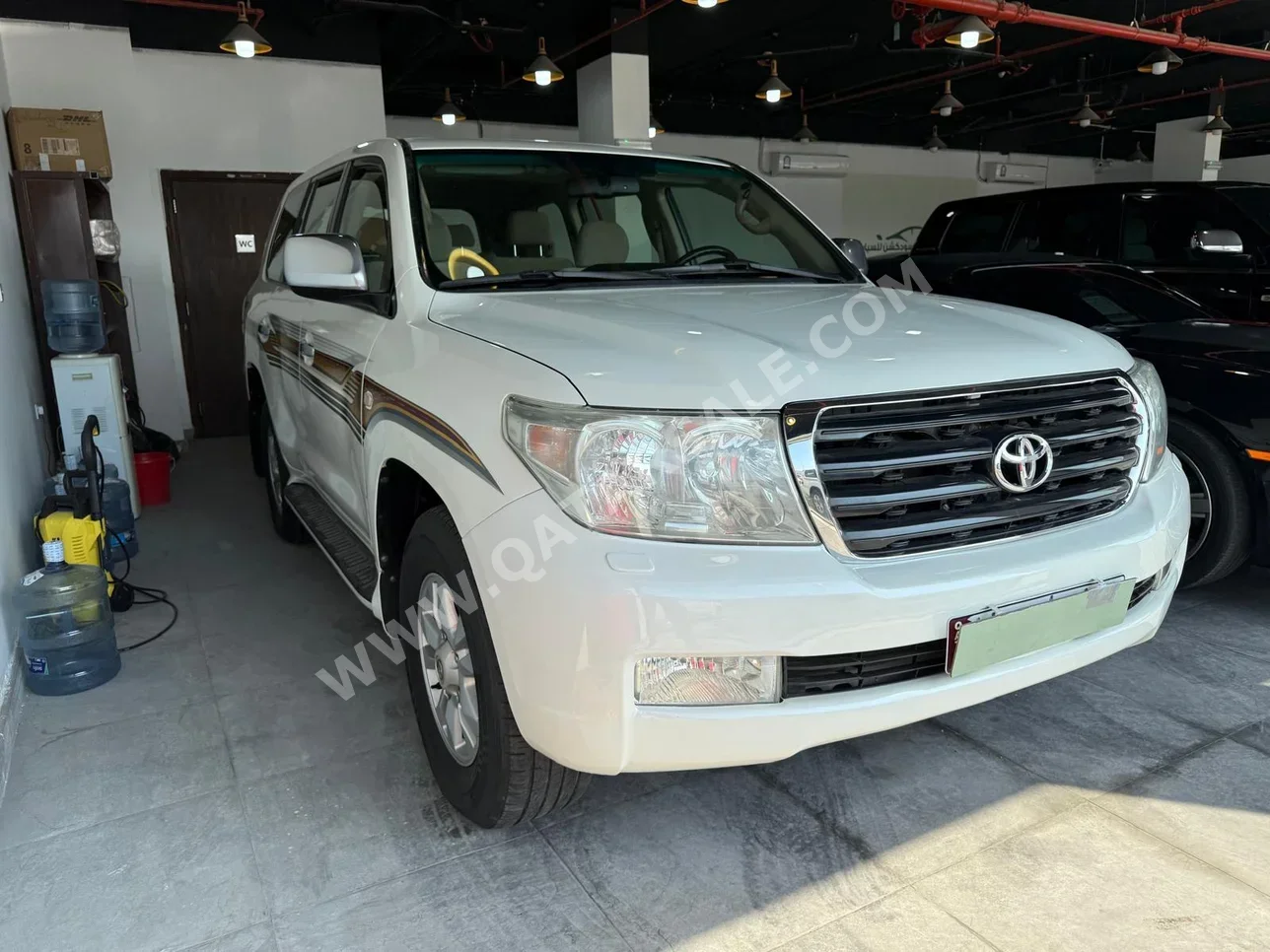 Toyota  Land Cruiser  GXR  2009  Automatic  260,000 Km  8 Cylinder  Four Wheel Drive (4WD)  SUV  White