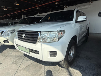 Toyota  Land Cruiser  2014  Automatic  290,000 Km  6 Cylinder  Four Wheel Drive (4WD)  SUV  White