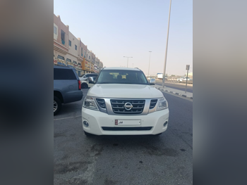 نيسان  باترول  بلاتنيوم  2015  اوتوماتيك  190,000 كم  8 سلندر  دفع رباعي  اس يو في  أبيض