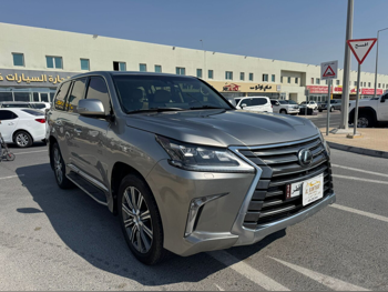 Lexus  LX  570  2016  Automatic  277,000 Km  8 Cylinder  Four Wheel Drive (4WD)  SUV  Sonic Titanium