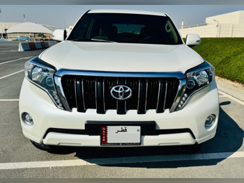 تويوتا  برادو  تي اكس ال  2016  اوتوماتيك  108,000 كم  6 سلندر  دفع رباعي  اس يو في  أبيض