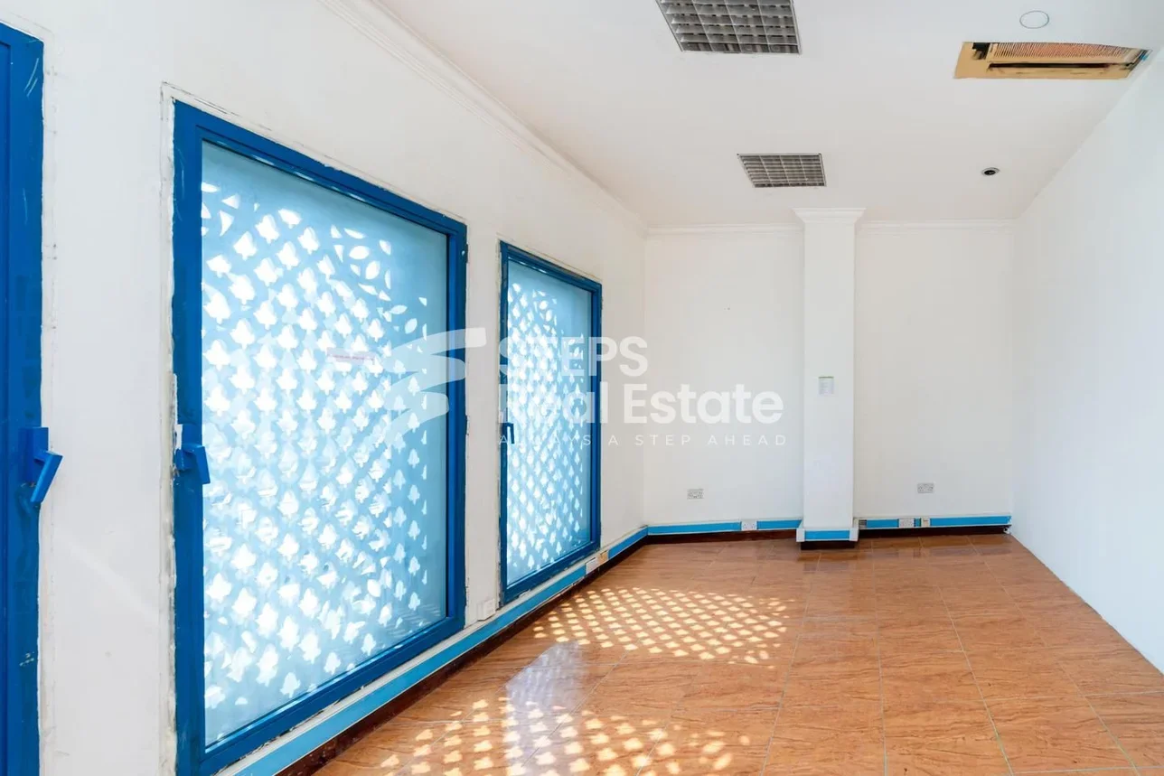 مكاتب تجارية - غير مفروشة  - الدوحة  - فريج النصر