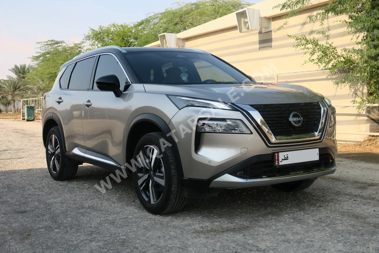 Nissan X-Trail 2025 Automatic 2,000 Km 4 Cylinder Four Wheel Drive (4WD) SUV Gold With Warranty