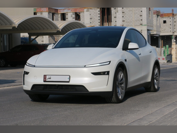 تسلا واي 2025 اوتوماتيك 7,500 كم 0 سلندر دفع كلي مستمر اس يو في أبيض تحت الضمان