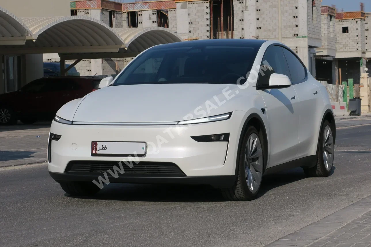 Tesla  Model Y  2025  Automatic  7,500 Km  0 Cylinder  All Wheel Drive (AWD)  SUV  White  With Warranty