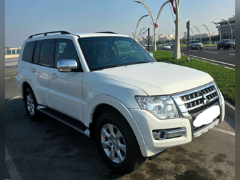 ميتسوبيشي  باجيرو  GLS  2020  اوتوماتيك  77,000 كم  6 سلندر  دفع رباعي  اس يو في  أبيض