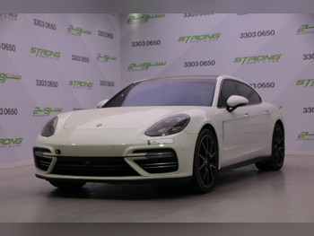 Porsche  Panamera  Turbo  2018  Automatic  113,000 Km  8 Cylinder  All Wheel Drive (AWD)  Sedan  White
