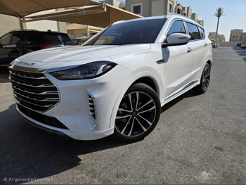 جيتور  اكس 70  بلس لاكجري  2025  تبترونك  18,000 كم  4 سلندر  سحب امامي  اس يو في  أبيض  تحت الضمان