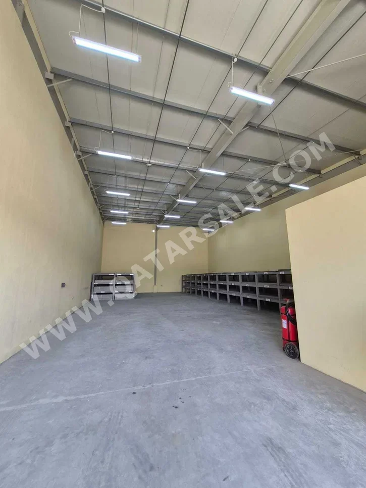 Warehouses & Stores - Al Wakrah  - Barkit Al Awamer  -Area Size: 300 Square Meter