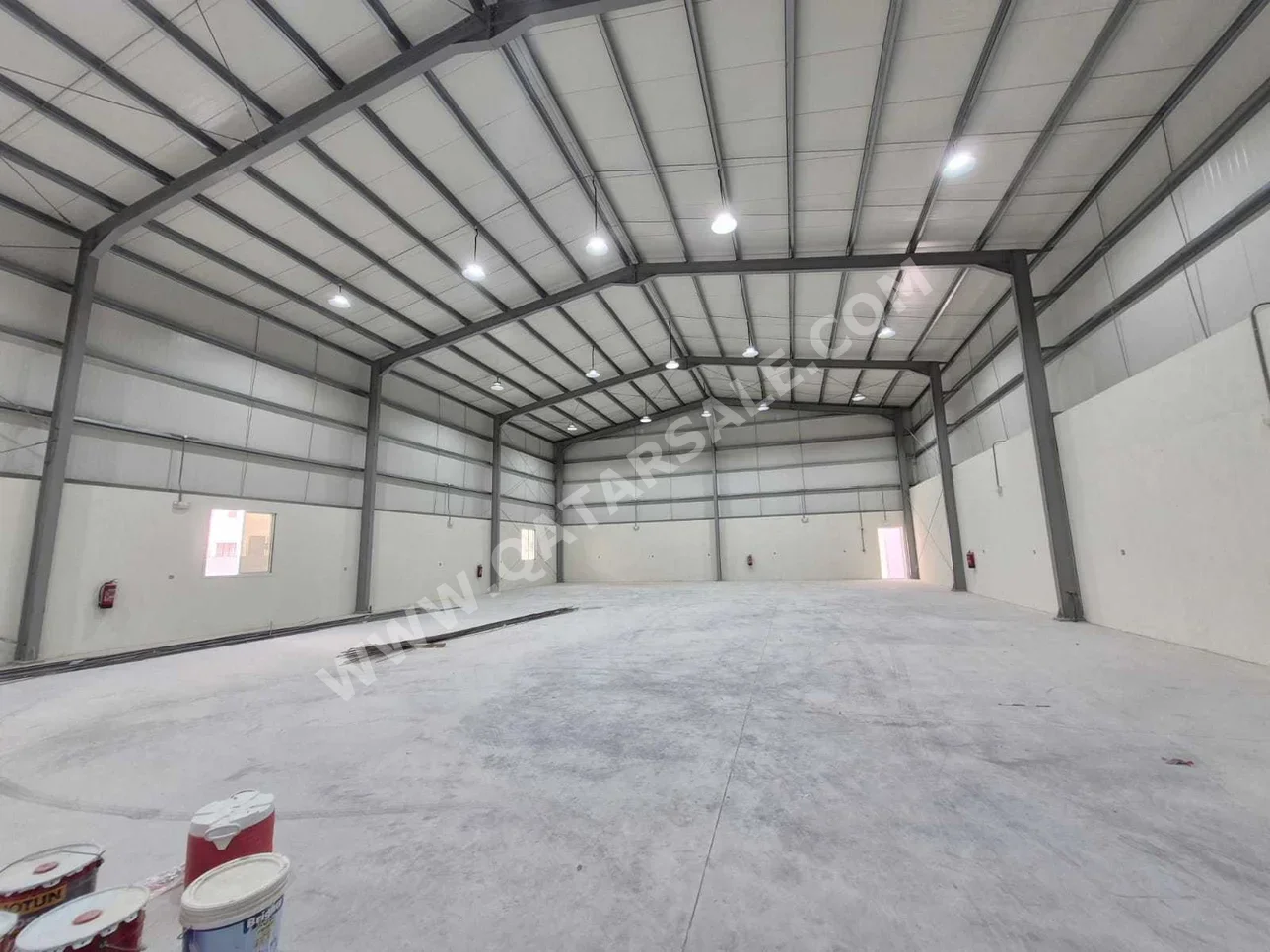 Warehouses & Stores - Al Wakrah  - Barkit Al Awamer  -Area Size: 1000 Square Meter