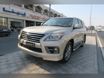 Lexus  LX  570  2014  Automatic  300,000 Km  8 Cylinder  Four Wheel Drive (4WD)  SUV  Gold