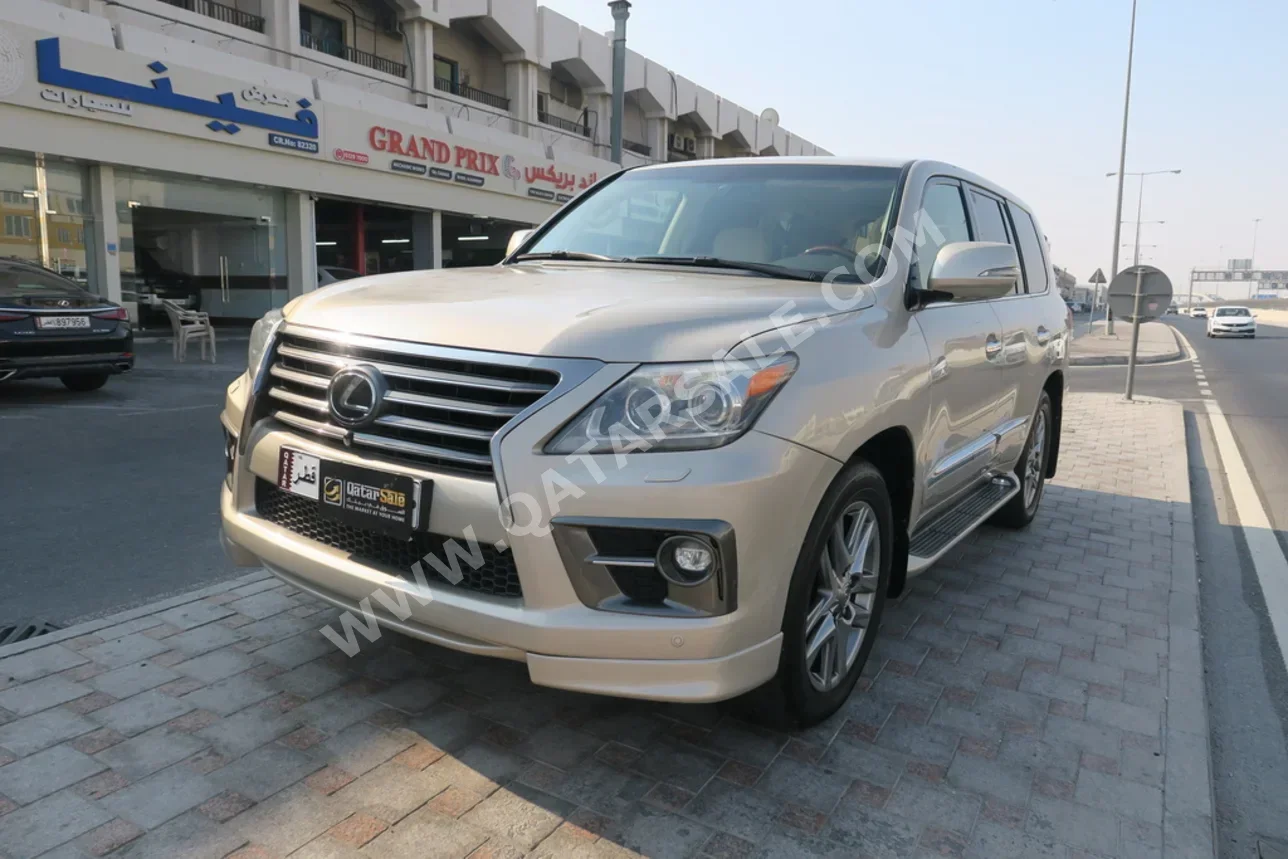 Lexus  LX  570  2014  Automatic  300,000 Km  8 Cylinder  Four Wheel Drive (4WD)  SUV  Gold