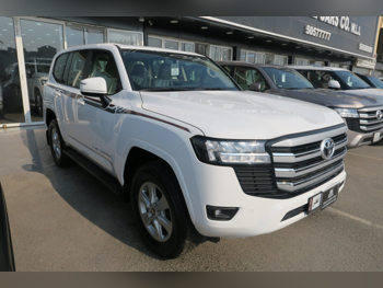 تويوتا  لاند كروزر  جي اكس ار  2025  اوتوماتيك  0 كم  6 سلندر  دفع رباعي  اس يو في  أبيض  تحت الضمان