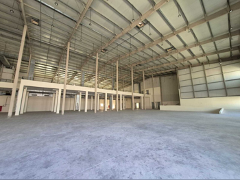 مخازن و مستودعات - الوكرة  - بركة العوامر  -المساحة: 14600 متر مربع