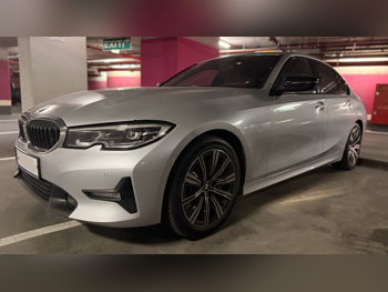 بي ام دبليو  الفئة - الثالثة  330i  2019  اوتوماتيك  72,420 كم  4 سلندر  دفع خلفي  سيدان  فضي