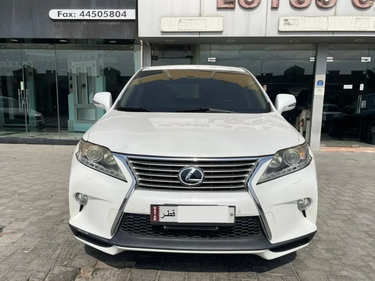 لكزس  ار اكس  350  2014  اوتوماتيك  200,000 كم  6 سلندر  دفع رباعي  اس يو في  أبيض