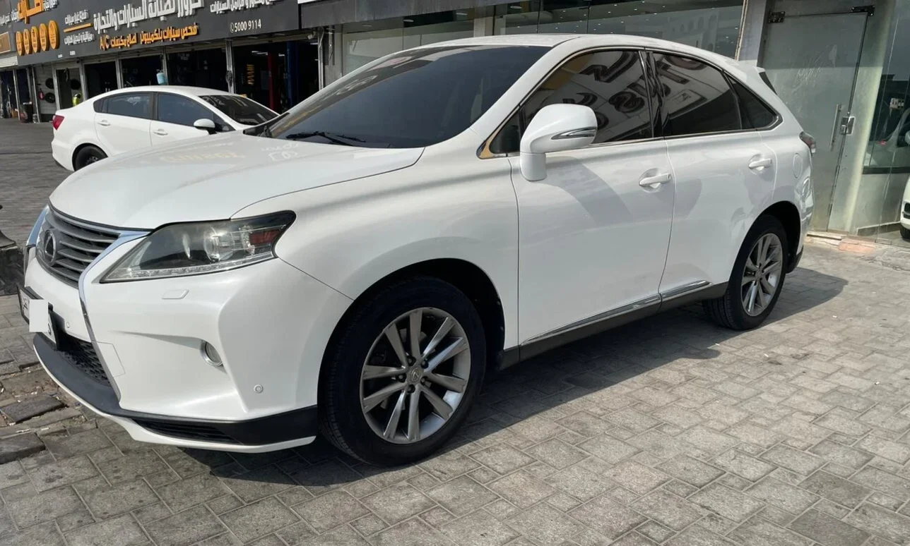 لكزس  ار اكس  350  2014  اوتوماتيك  200,000 كم  6 سلندر  دفع رباعي  اس يو في  أبيض