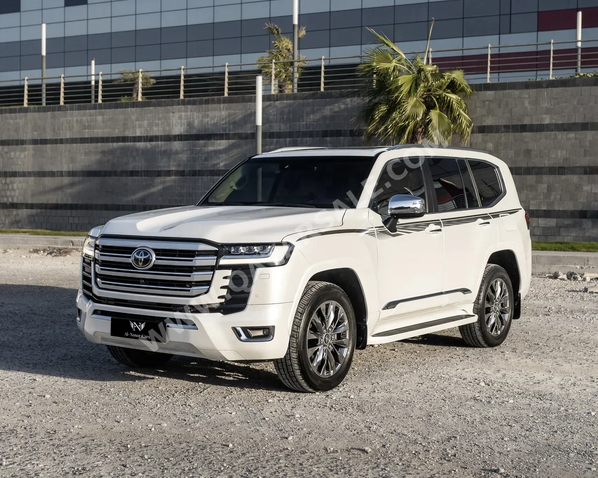 Toyota  Land Cruiser  VXR Twin Turbo  2023  Automatic  48,000 Km  6 Cylinder  Four Wheel Drive (4WD)  SUV  White  With Warranty